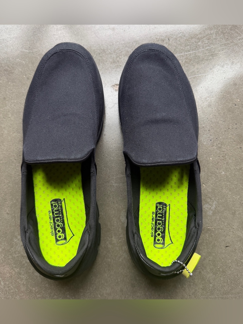 NWOT Skechers Black Slip-On Loafers with Neon Lime Insole 11.5 men casual